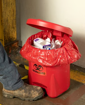 6 Gallon Biohazardous Plastic Waste Can, Foot-Operated, Red